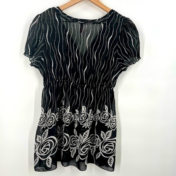 Clothing by Notation Co. Black & White Floral V-Neck Blouse woman medium - Picture 2 of 4